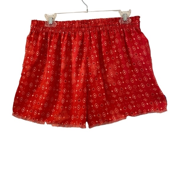 NWT True Craft Women's Medium red abstract print elastic waist frayed hem shorts - Picture 2 of 8